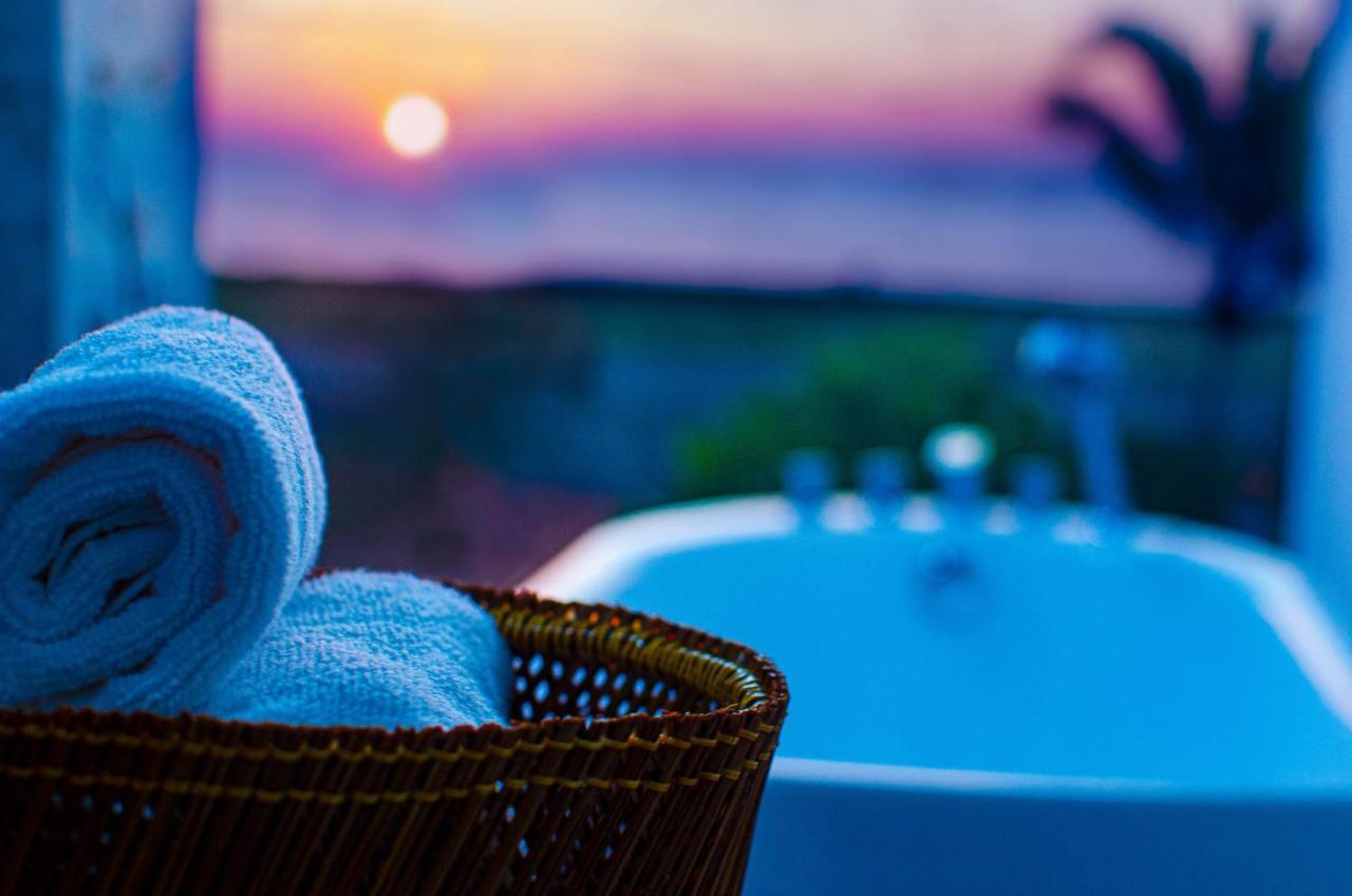 Hotel Calypso Sunset à Iranawila Extérieur photo