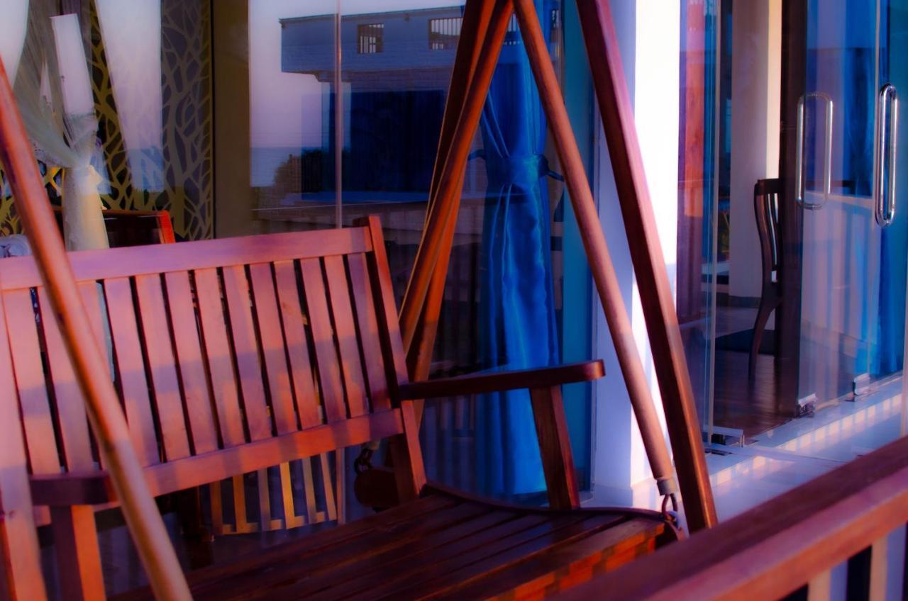 Hotel Calypso Sunset à Iranawila Extérieur photo