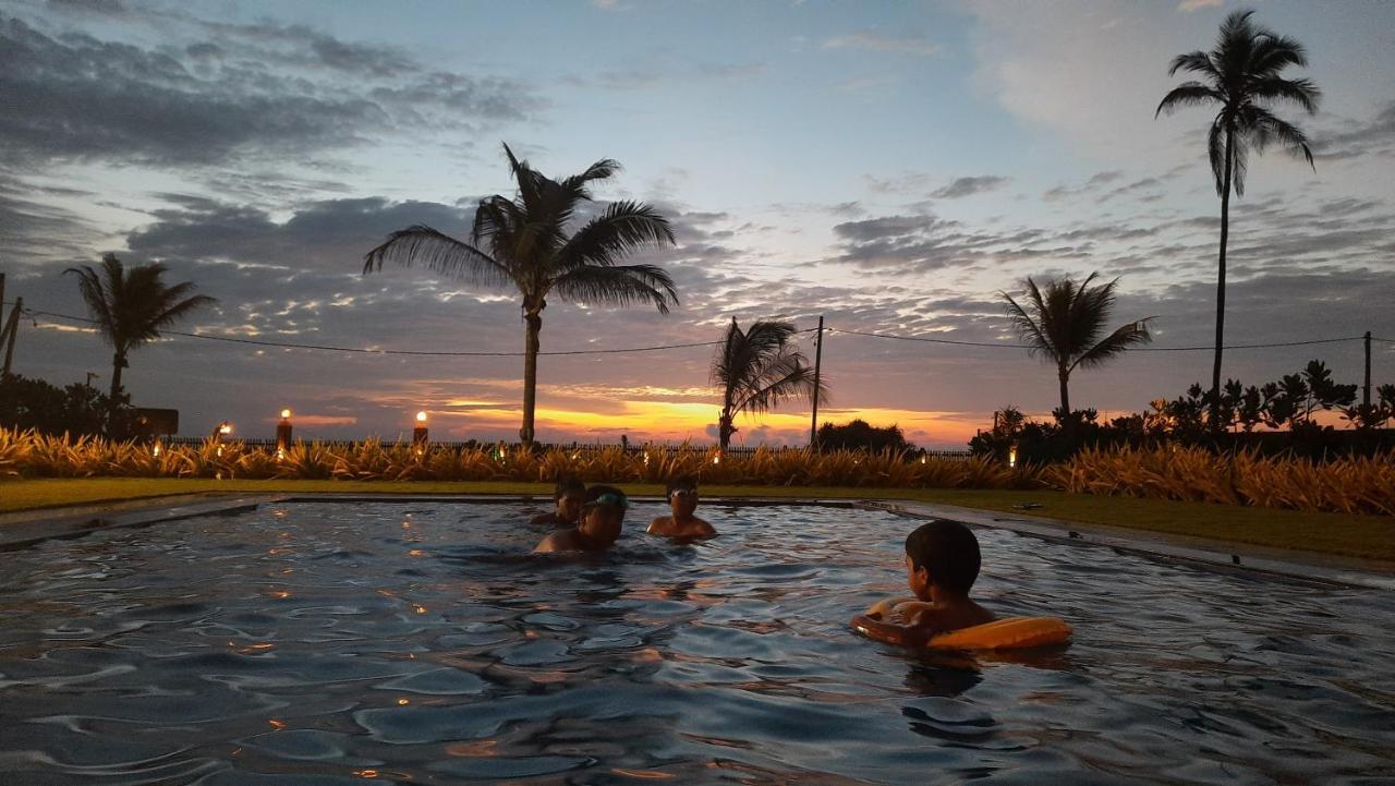 Hotel Calypso Sunset à Iranawila Extérieur photo