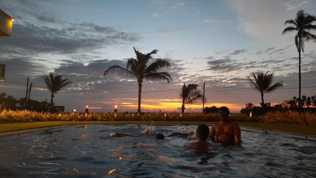 Hotel Calypso Sunset à Iranawila Extérieur photo